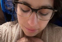Mom snuggling her baby, struggling with postpartum anxiety